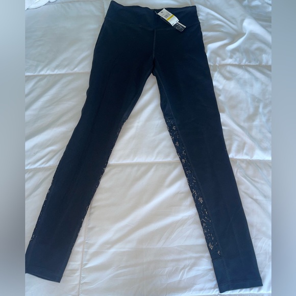 Black full length leggings with lace detailing on back - Picture 1 of 3